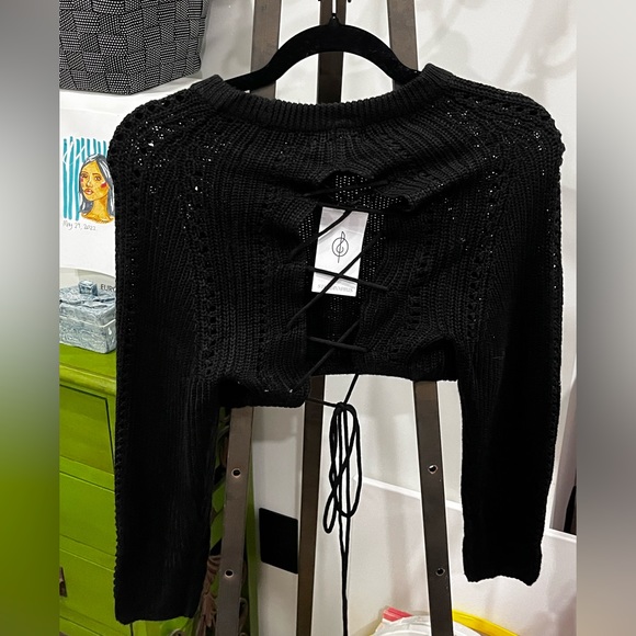 Stradivarius crocheted black tie up in back crop top size x small - Picture 3 of 3